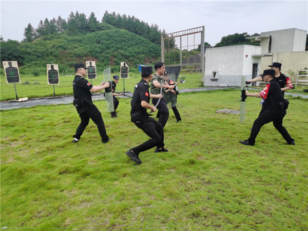 “衡阳快警”开展警务实战技能培训